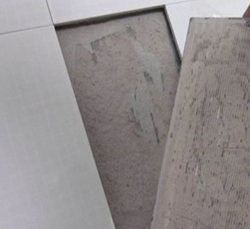 开原瓷砖空鼓维修公司分享瓷砖铺贴时如果打浆（即涂抹在瓷砖背面和基层上的砂浆或瓷砖胶）过少，会带来以下问题